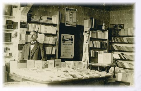 Kirjakauppias Hugo Suvanto Tyrvn Kirjakaupassa 1900-luvun alussa